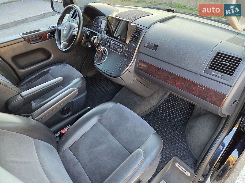 Минивэн Volkswagen Multivan 2012 в Киеве