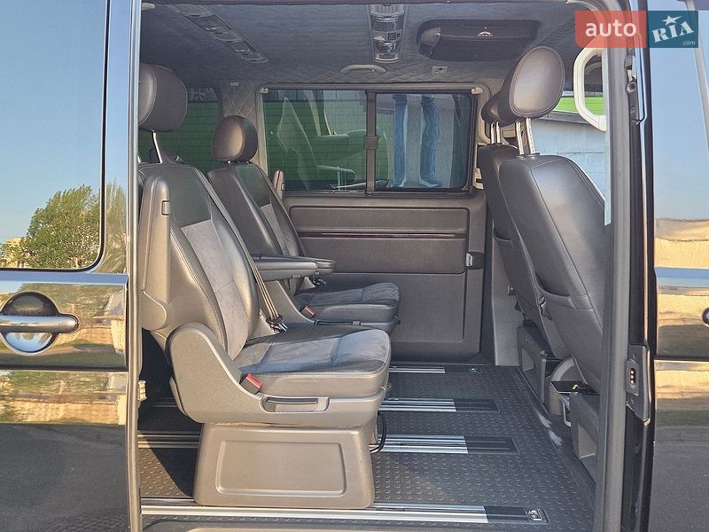 Минивэн Volkswagen Multivan 2012 в Киеве