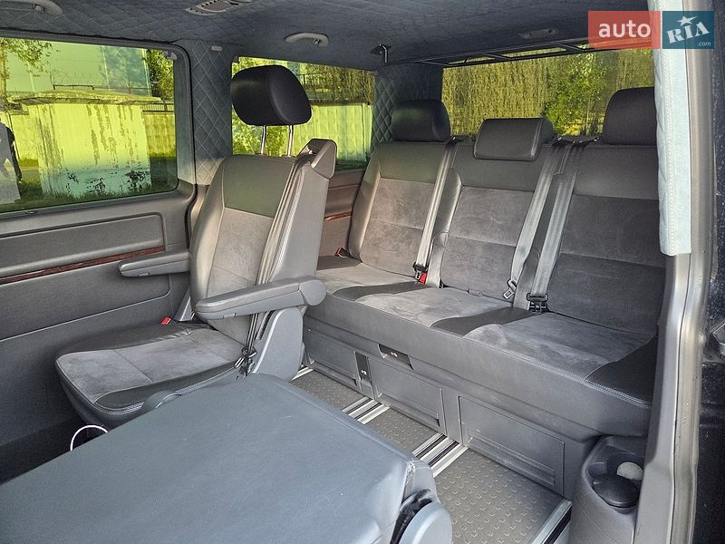 Минивэн Volkswagen Multivan 2012 в Киеве