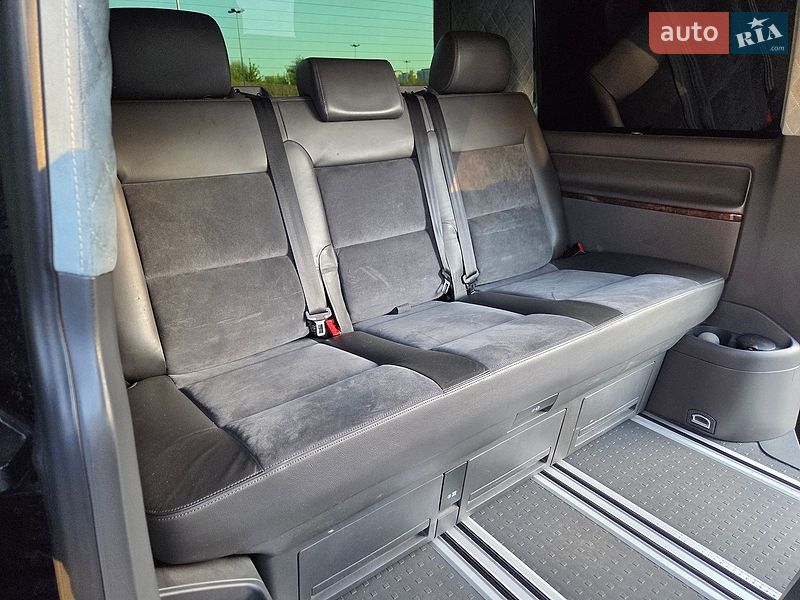 Минивэн Volkswagen Multivan 2012 в Киеве