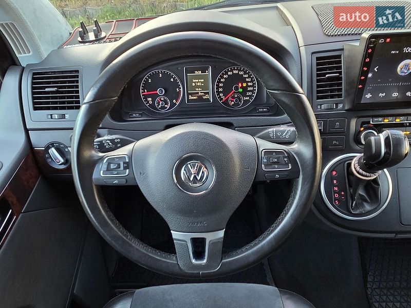 Минивэн Volkswagen Multivan 2012 в Киеве