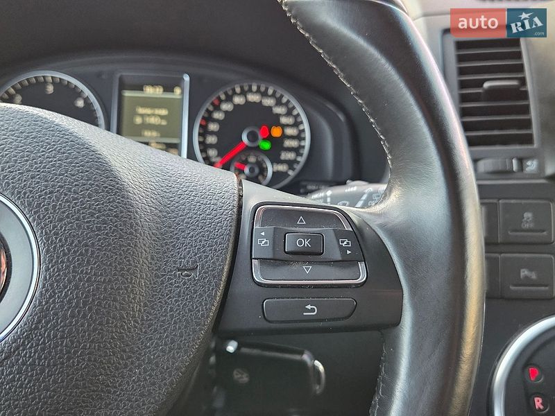 Минивэн Volkswagen Multivan 2012 в Киеве
