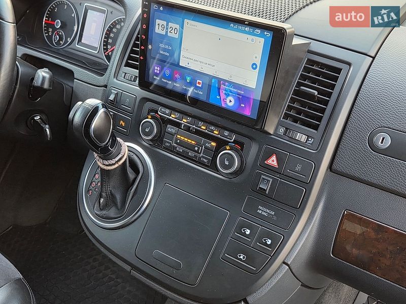 Минивэн Volkswagen Multivan 2012 в Киеве