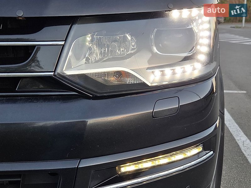 Минивэн Volkswagen Multivan 2012 в Киеве