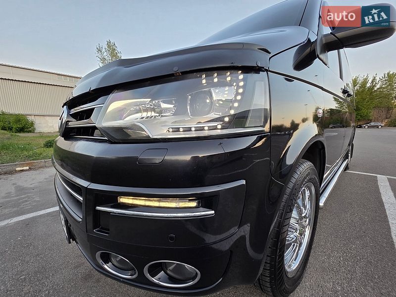 Минивэн Volkswagen Multivan 2012 в Киеве