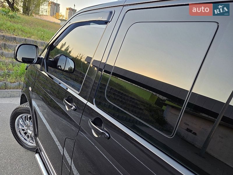 Минивэн Volkswagen Multivan 2012 в Киеве