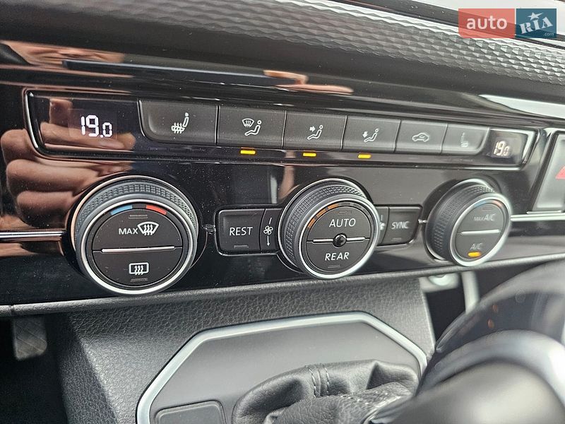 Минивэн Volkswagen Multivan 2020 в Черновцах