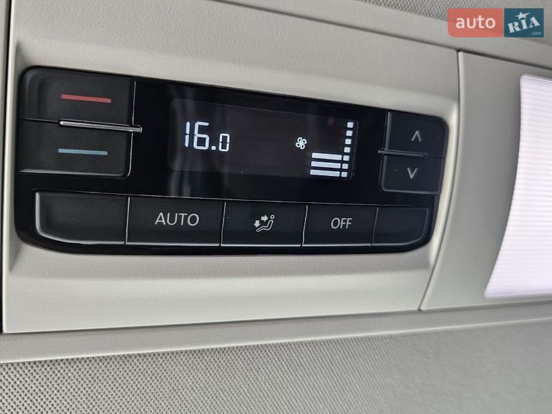 Минивэн Volkswagen Multivan 2020 в Черновцах