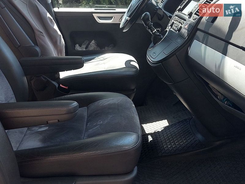 Мінівен Volkswagen Multivan 2010 в Чернівцях