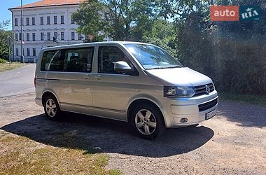 Мінівен Volkswagen Multivan 2010 в Чернівцях