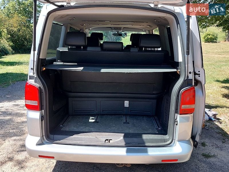 Мінівен Volkswagen Multivan 2010 в Чернівцях