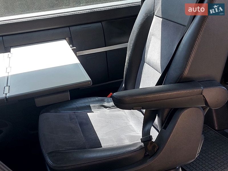 Мінівен Volkswagen Multivan 2010 в Чернівцях