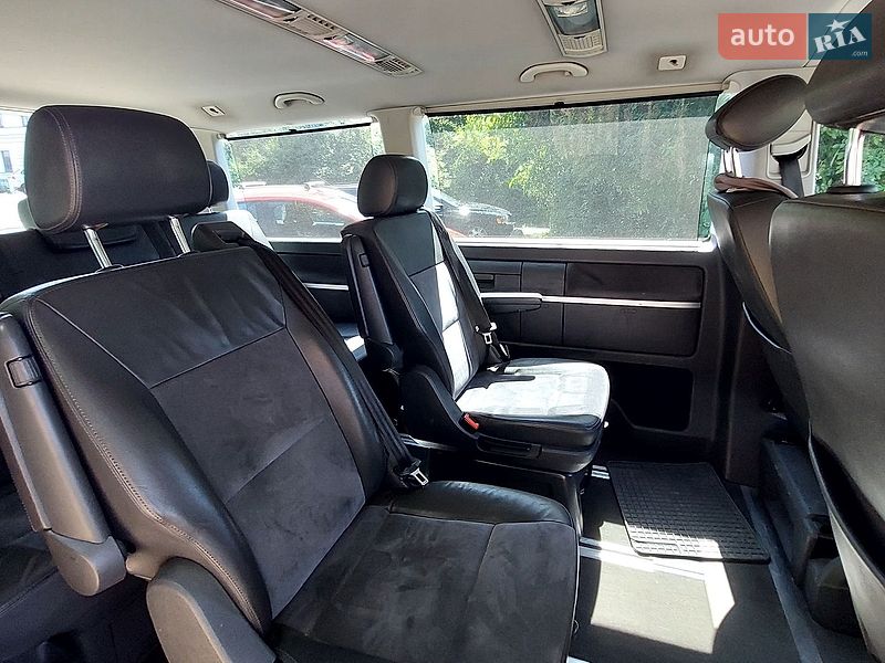 Мінівен Volkswagen Multivan 2010 в Чернівцях