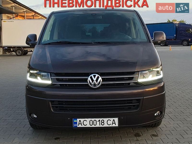 Минивэн Volkswagen Multivan 2010 в Луцке