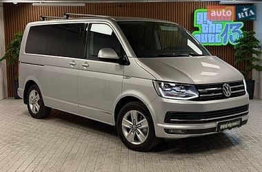 Мінівен Volkswagen Multivan 2015 в Києві