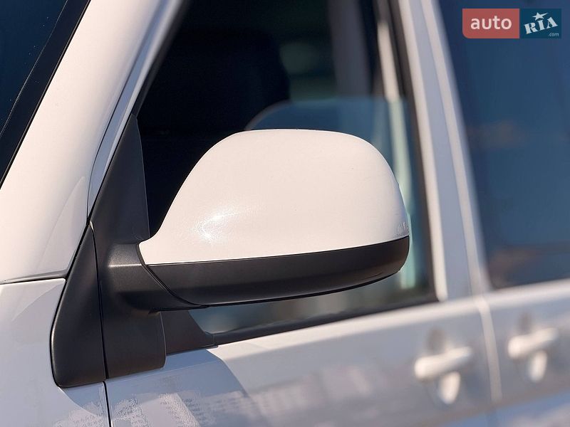 Минивэн Volkswagen Multivan 2013 в Кривом Роге