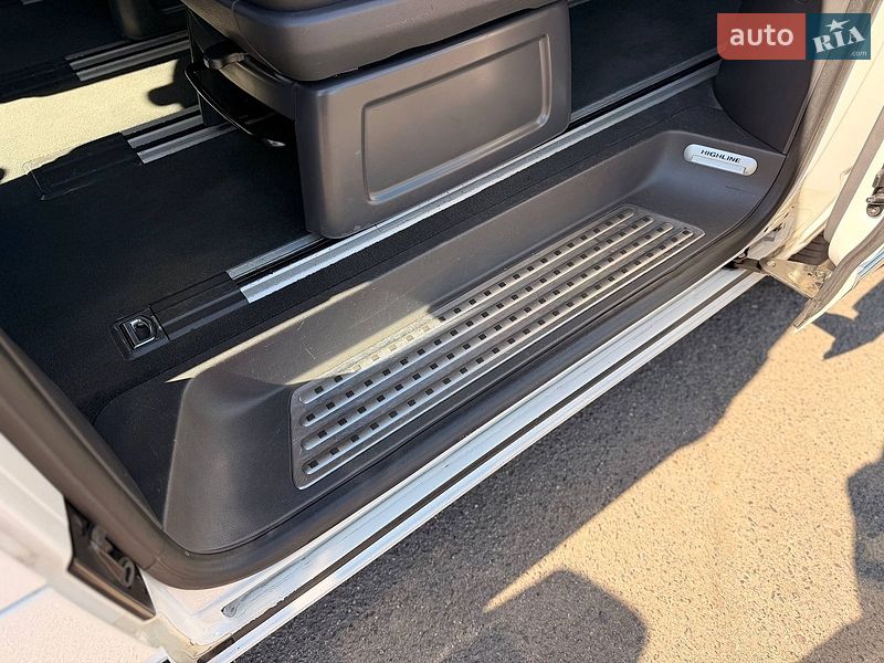Минивэн Volkswagen Multivan 2013 в Кривом Роге