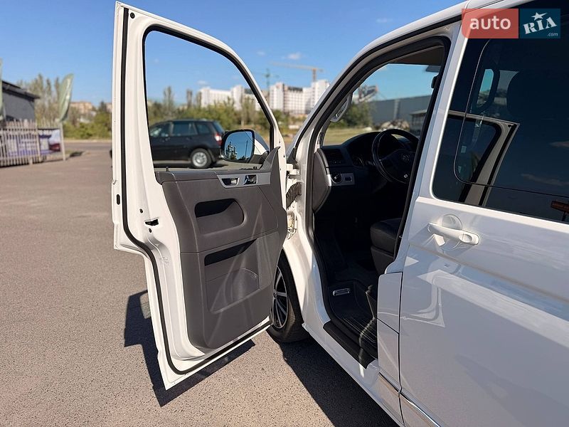 Минивэн Volkswagen Multivan 2013 в Кривом Роге