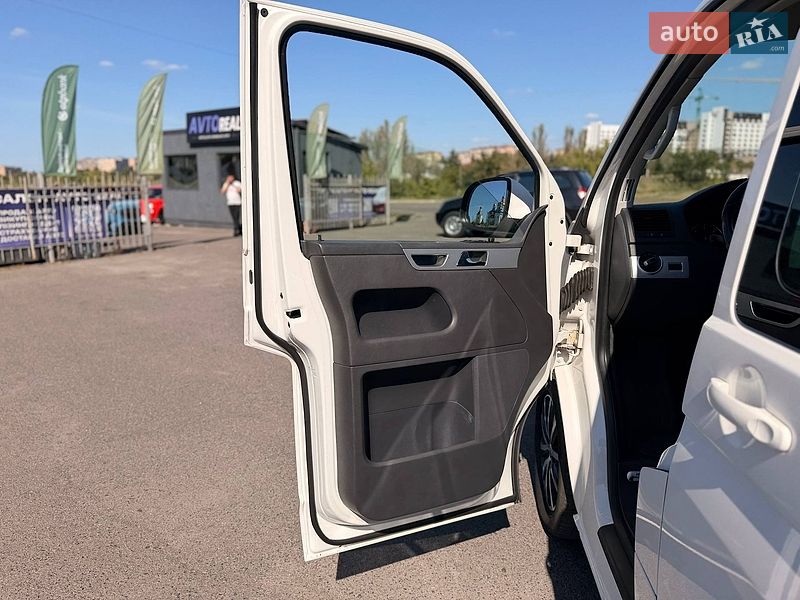 Минивэн Volkswagen Multivan 2013 в Кривом Роге