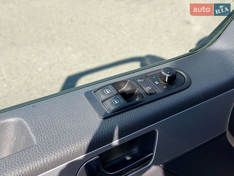 Минивэн Volkswagen Multivan 2013 в Кривом Роге