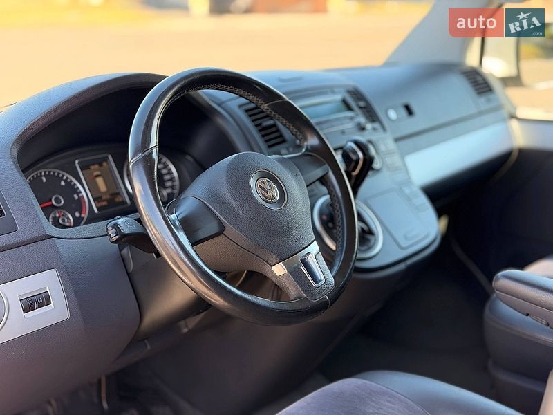 Минивэн Volkswagen Multivan 2013 в Кривом Роге