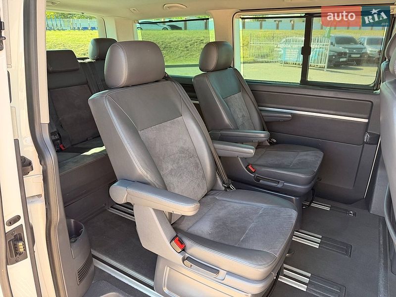 Минивэн Volkswagen Multivan 2013 в Кривом Роге