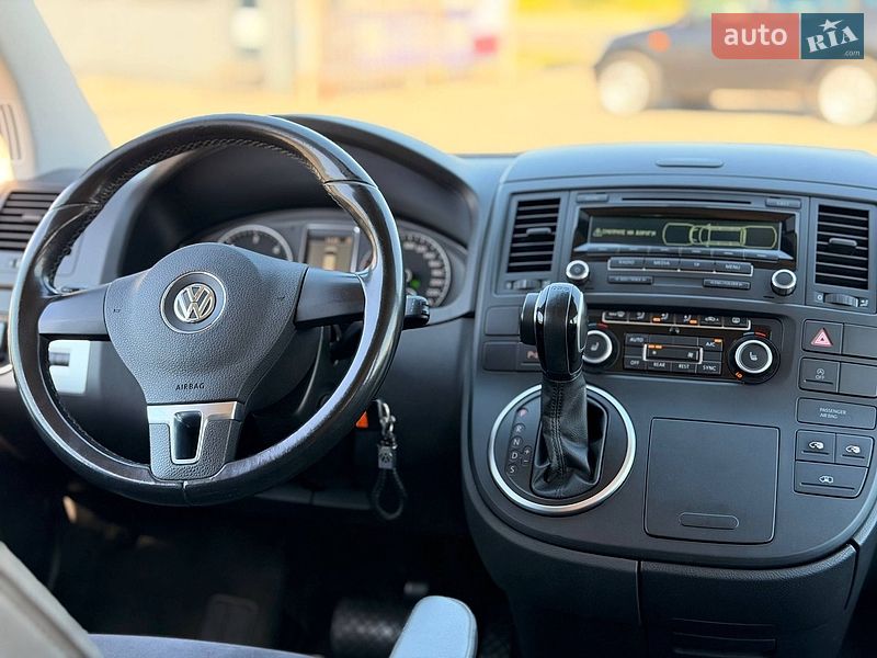 Минивэн Volkswagen Multivan 2013 в Кривом Роге