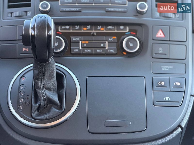 Минивэн Volkswagen Multivan 2013 в Кривом Роге