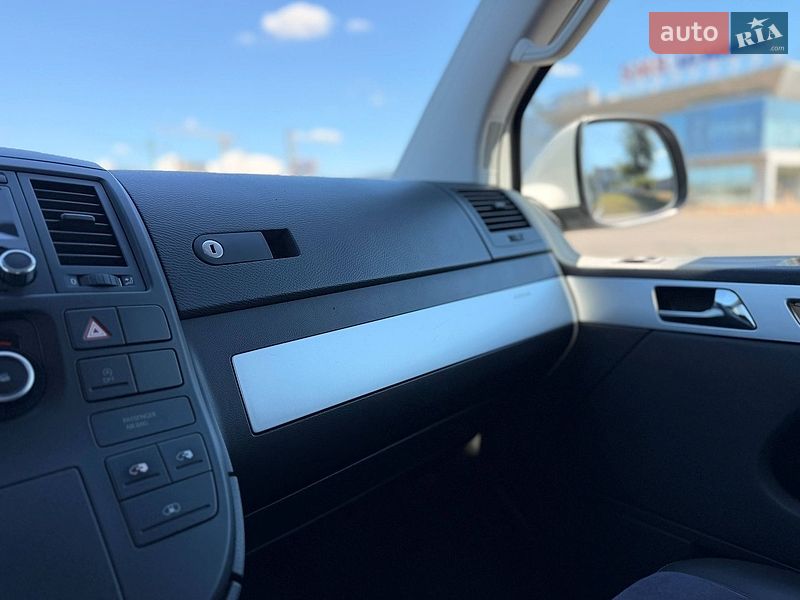 Минивэн Volkswagen Multivan 2013 в Кривом Роге