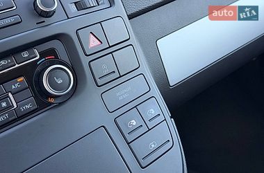Минивэн Volkswagen Multivan 2013 в Кривом Роге
