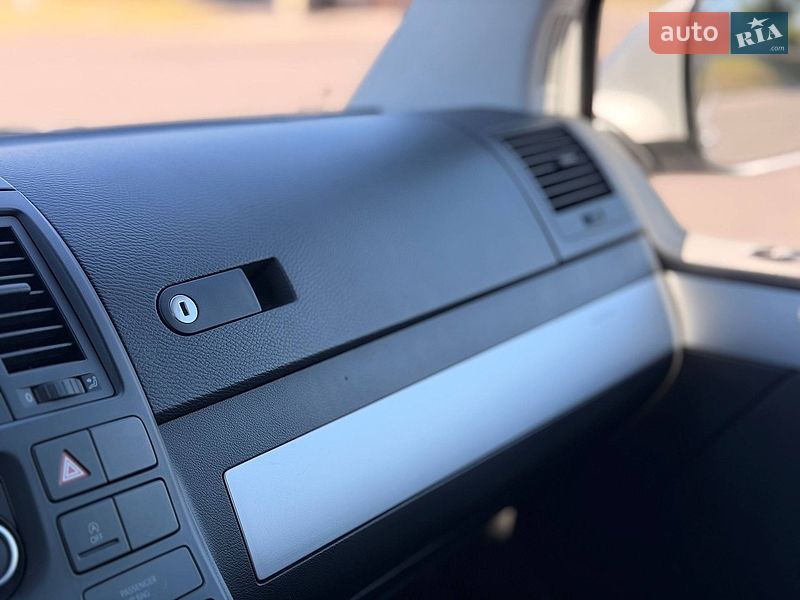 Минивэн Volkswagen Multivan 2013 в Кривом Роге