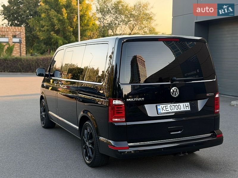 Минивэн Volkswagen Multivan 2018 в Днепре