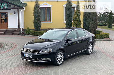 Volkswagen Passat HIGHLINE 2012