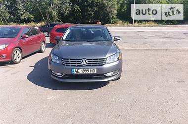 Volkswagen Passat SEL 2013