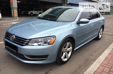 Volkswagen Passat SE 2012