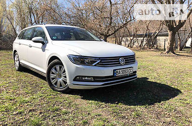 Volkswagen Passat 2.0TDI DSG6 Navi 2015