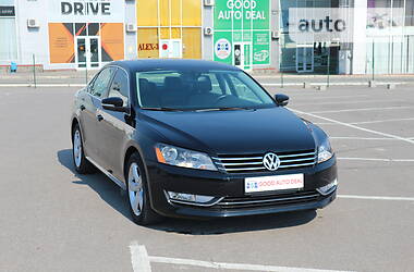 Volkswagen Passat SE 2012