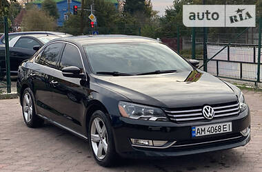 Volkswagen Passat SE 2012