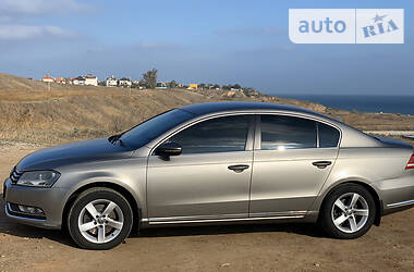 Volkswagen Passat OFFICIAL 2012
