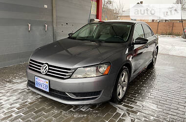 Volkswagen Passat SE 2012