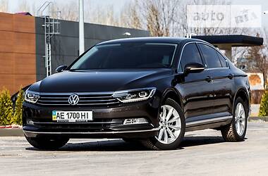 Volkswagen Passat OFICIAL MAXIMAL 2017