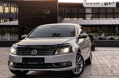 Volkswagen Passat 1.8 TSI AT Highline  2012