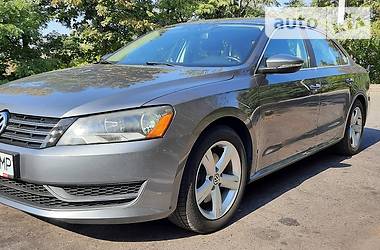 Volkswagen Passat SE 2012