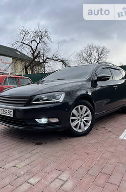 Volkswagen Passat  2012