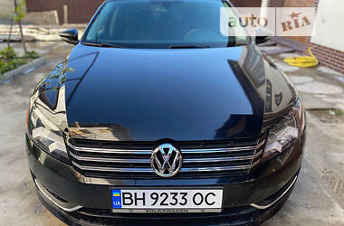 Volkswagen Passat SE 2012