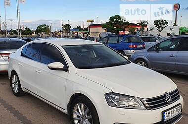 Volkswagen Passat HIGHLINE 2012