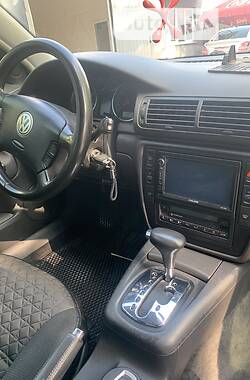 Volkswagen Passat  2004