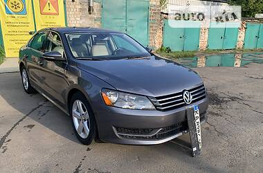 Volkswagen Passat SE 2012