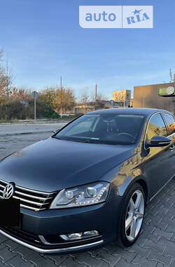 Volkswagen Passat  2011