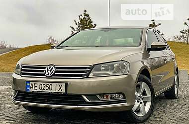 Volkswagen Passat O f f i c i a l 2014